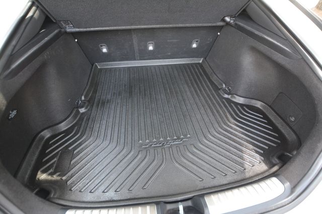 Vehicle image 35 of 40