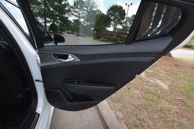 Vehicle image 32 of 40