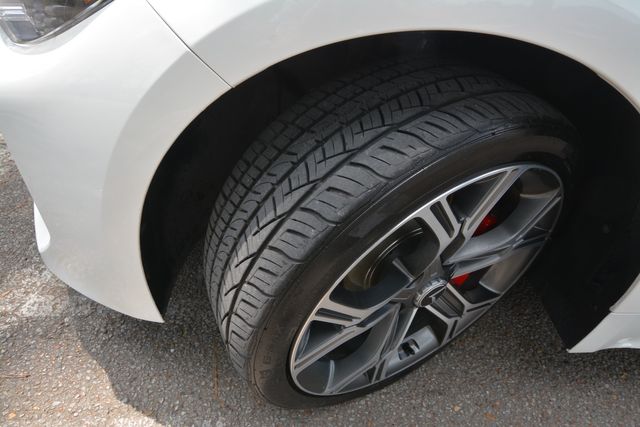 Vehicle image 38 of 40