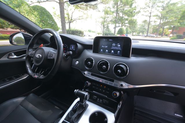 Vehicle image 25 of 40