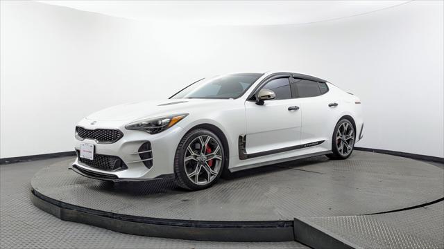 2019 Kia Stinger GT Image 2 of 32