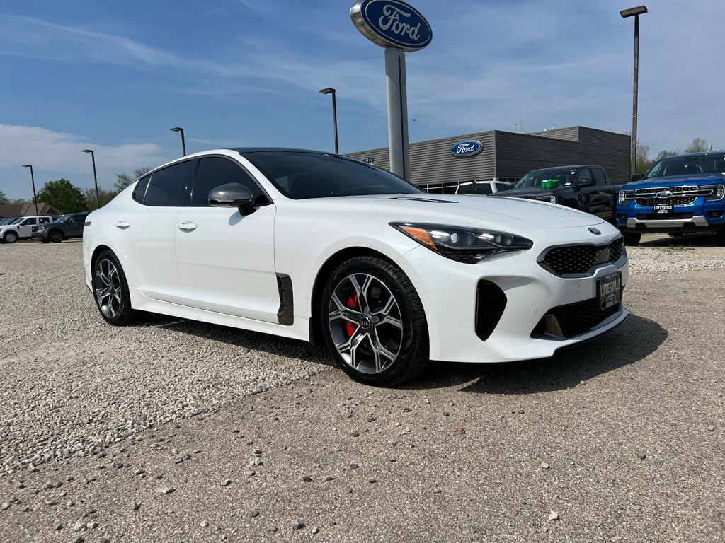 2019 Kia Stinger GT1 Image 3 of 38