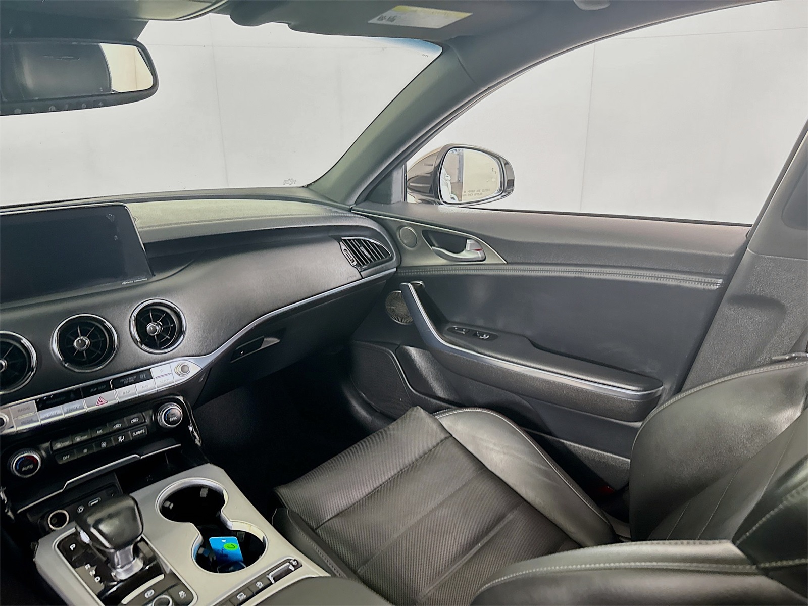 2019 Kia Stinger GT2 Image 17 of 22