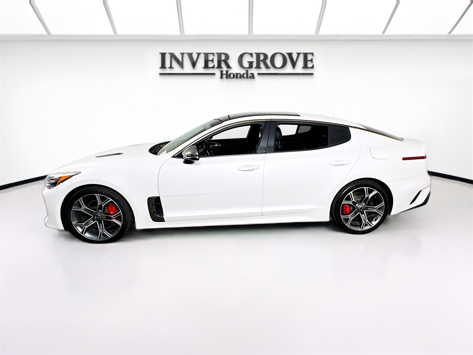 2019 Kia Stinger GT2 Image 8 of 22