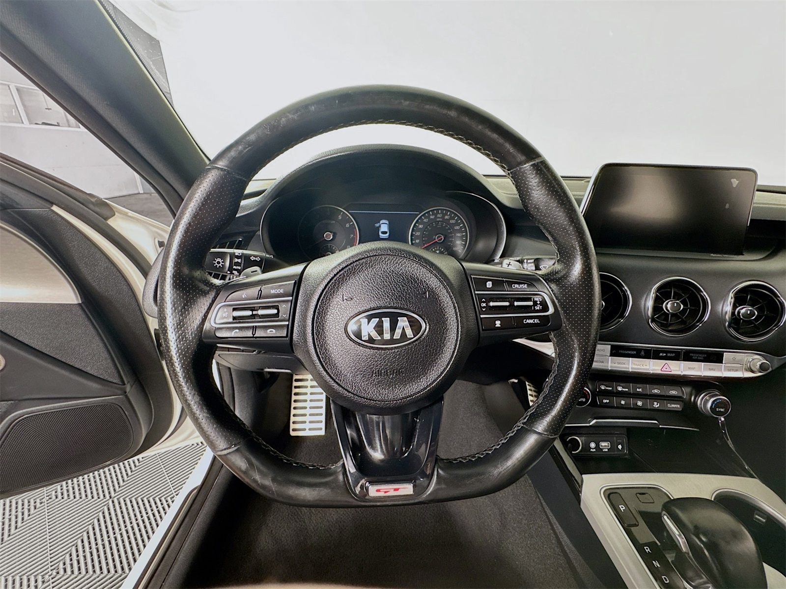 2019 Kia Stinger GT2 Image 16 of 22