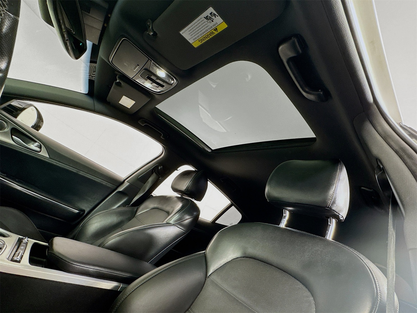 2019 Kia Stinger GT2 Image 14 of 22