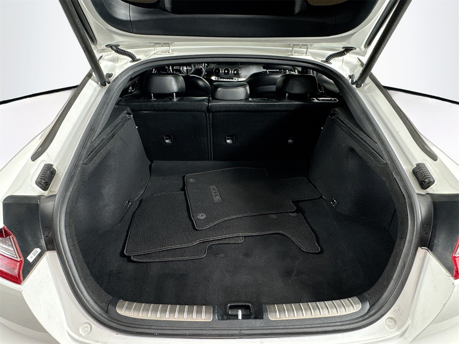 2019 Kia Stinger GT2 Image 11 of 22