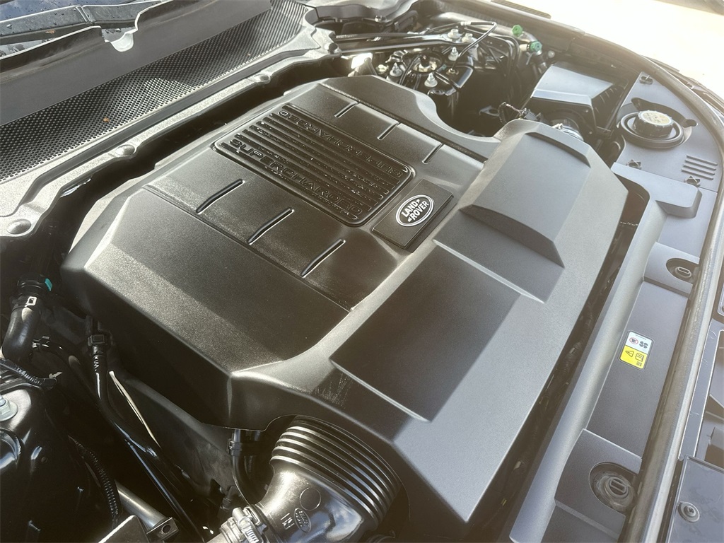 Vehicle image 10 of 34