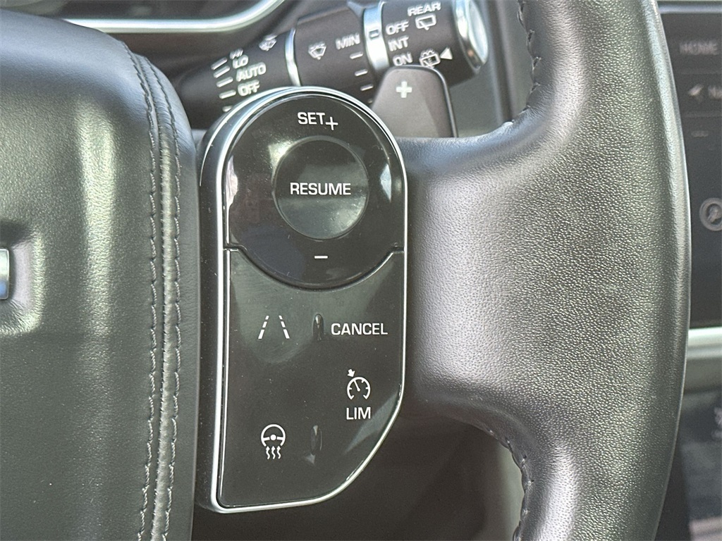 Vehicle image 26 of 34