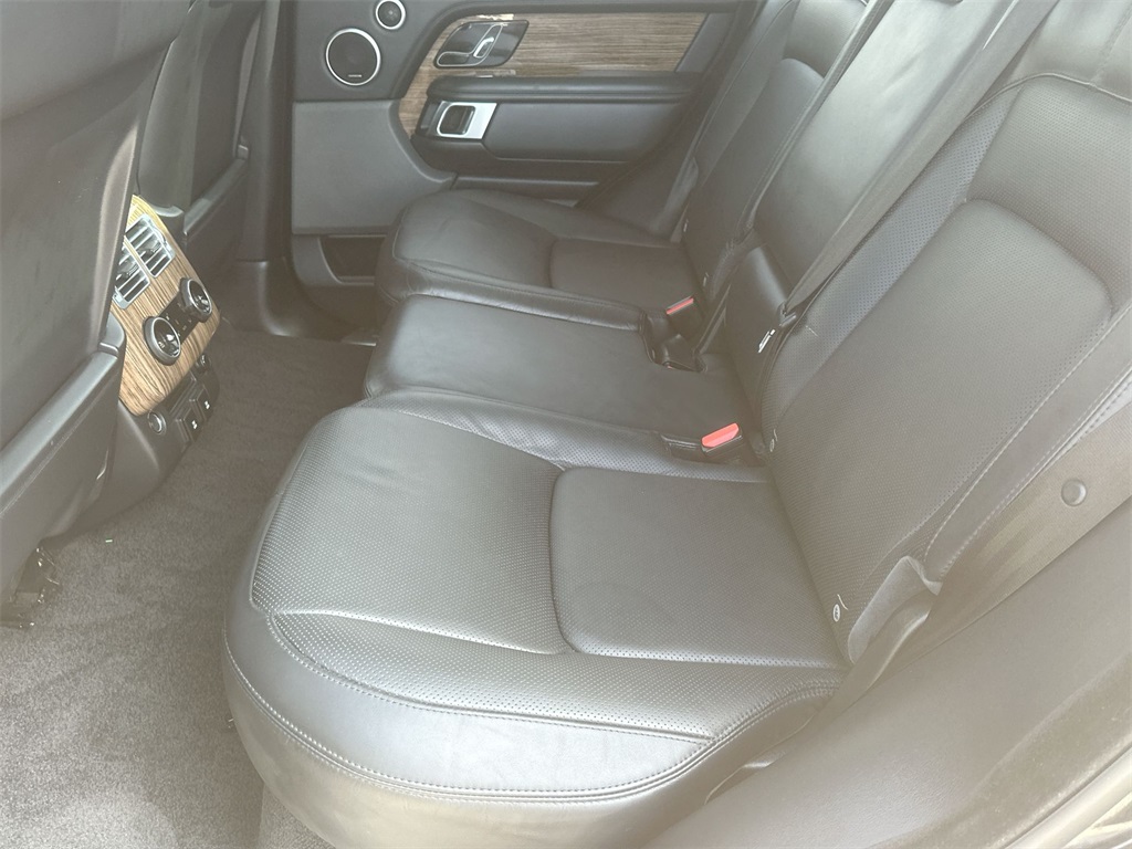 Vehicle image 15 of 34