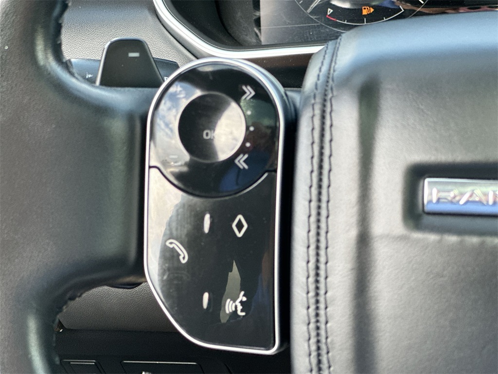 Vehicle image 25 of 34