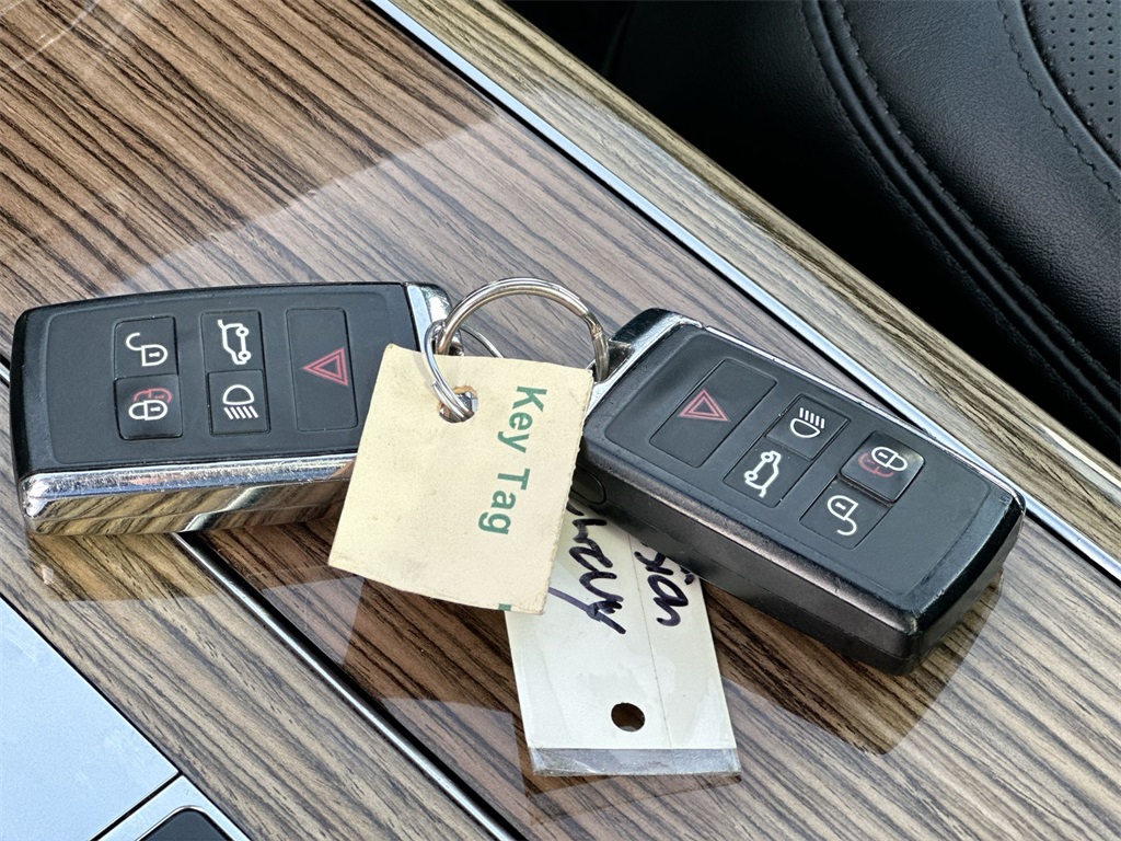 Vehicle image 24 of 34