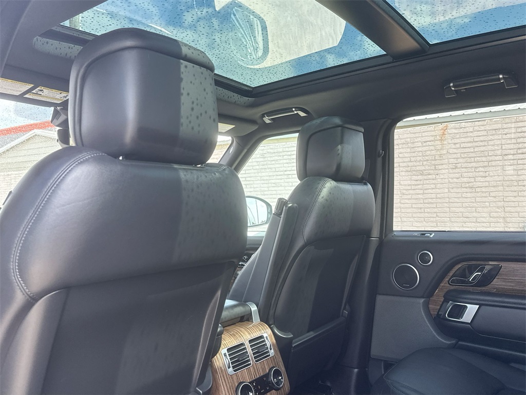 Vehicle image 16 of 34