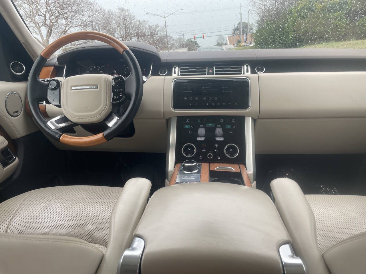 Vehicle image 33 of 61