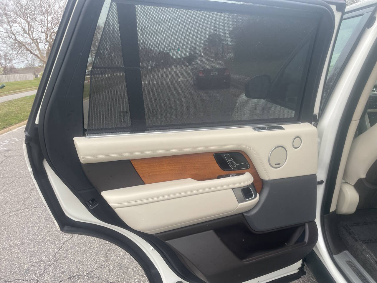 Vehicle image 20 of 61