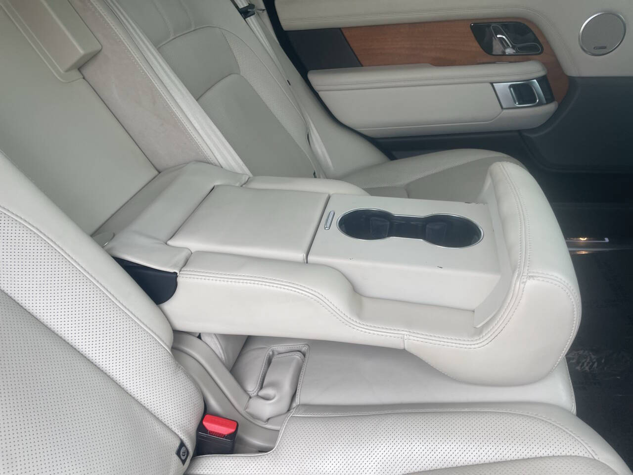 Vehicle image 31 of 61