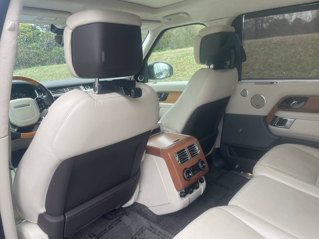 Vehicle image 18 of 61