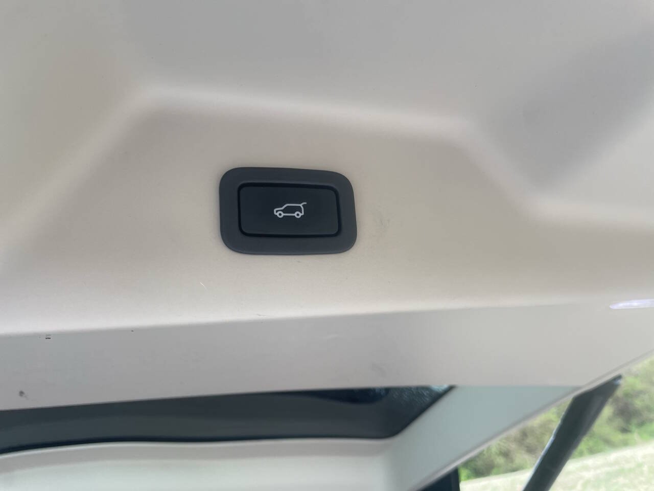 Vehicle image 27 of 61
