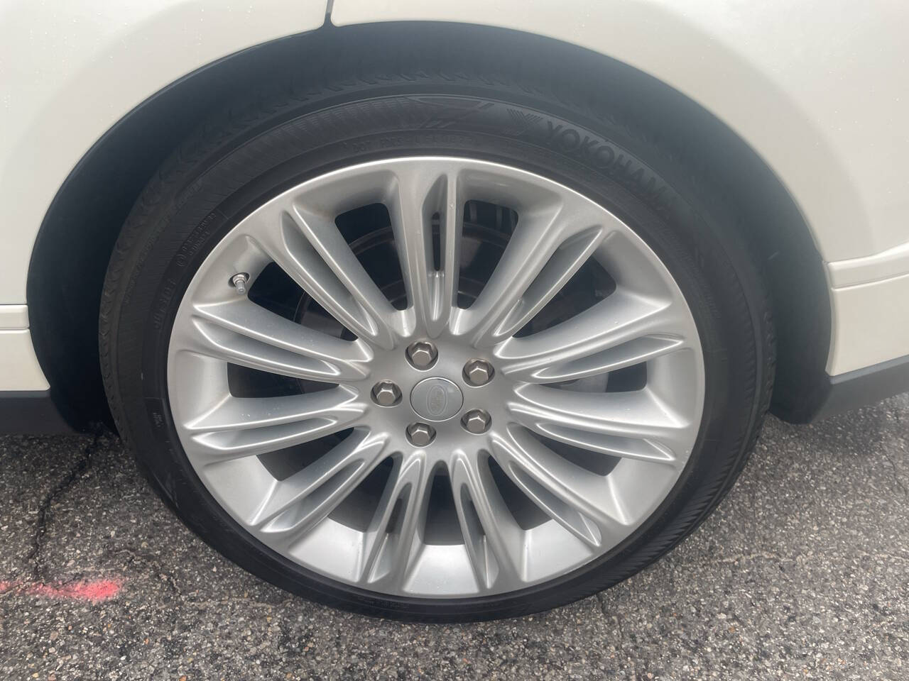 Vehicle image 11 of 61