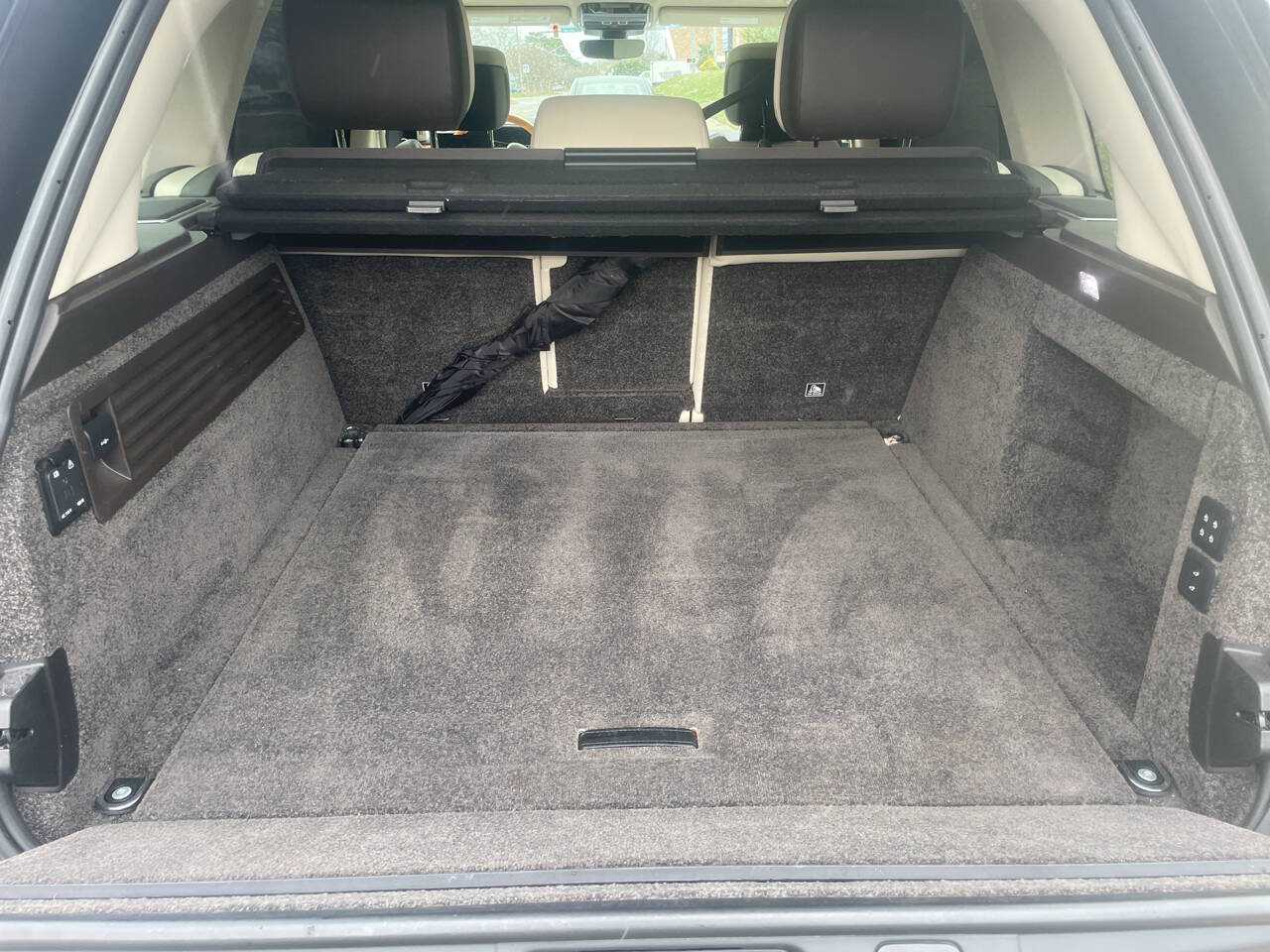 Vehicle image 21 of 61