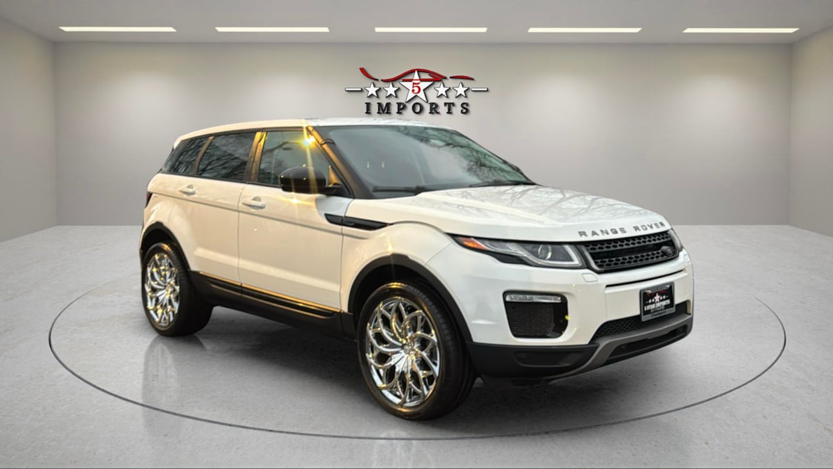 2019 Land Rover Range Rover Evoque SE Image 3 of 21