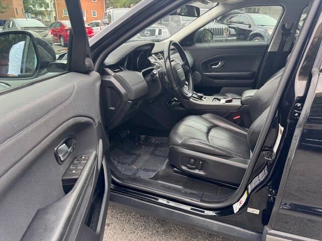 2019 Land Rover Range Rover Evoque SE Premium Image 8 of 17