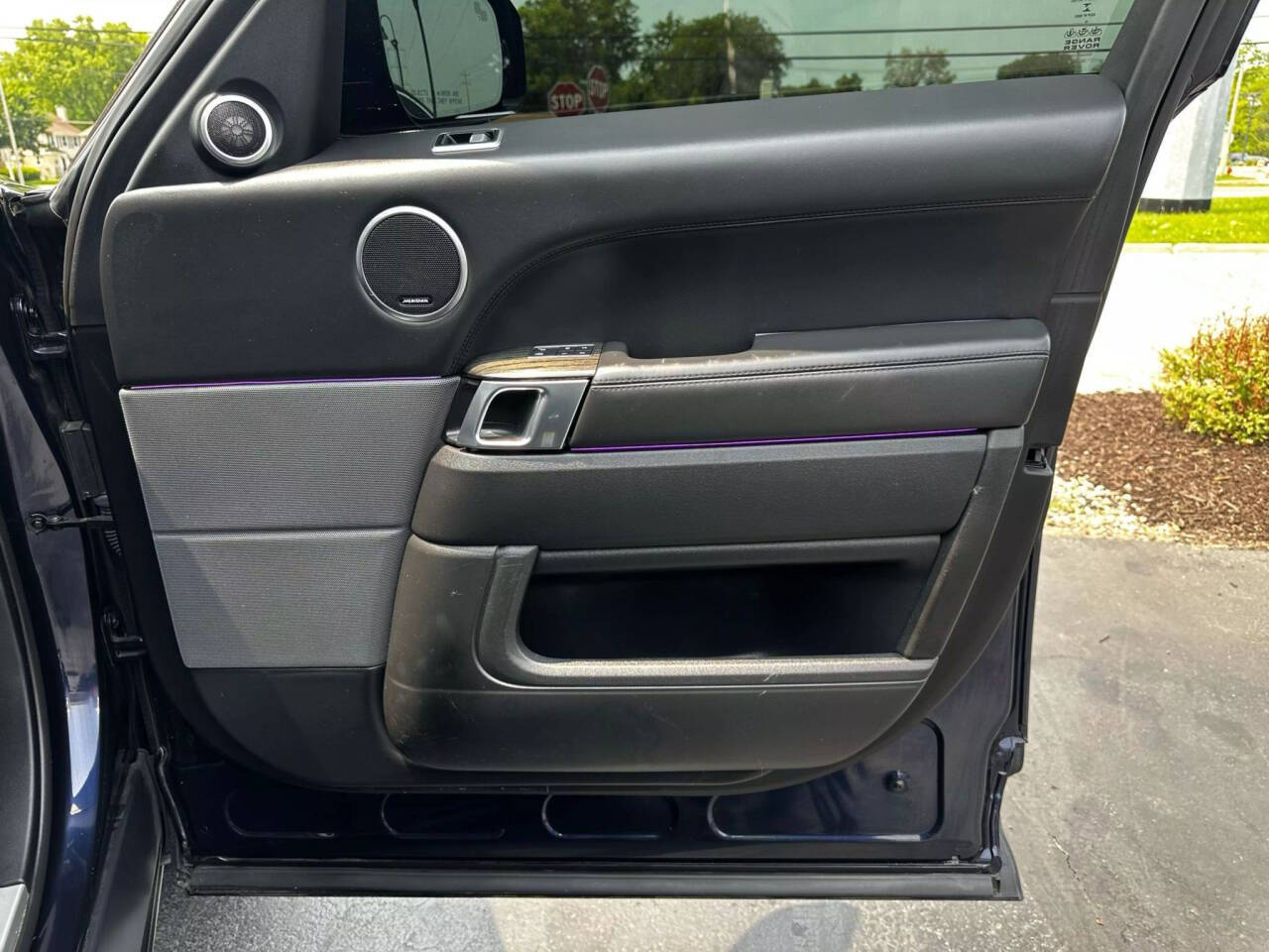 Vehicle image 16 of 18