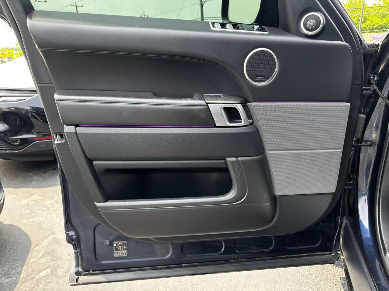 Vehicle image 9 of 18