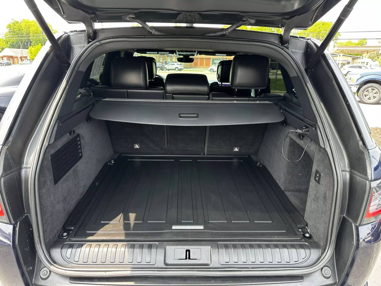 Vehicle image 12 of 18