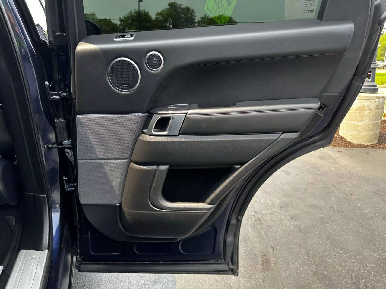Vehicle image 14 of 18