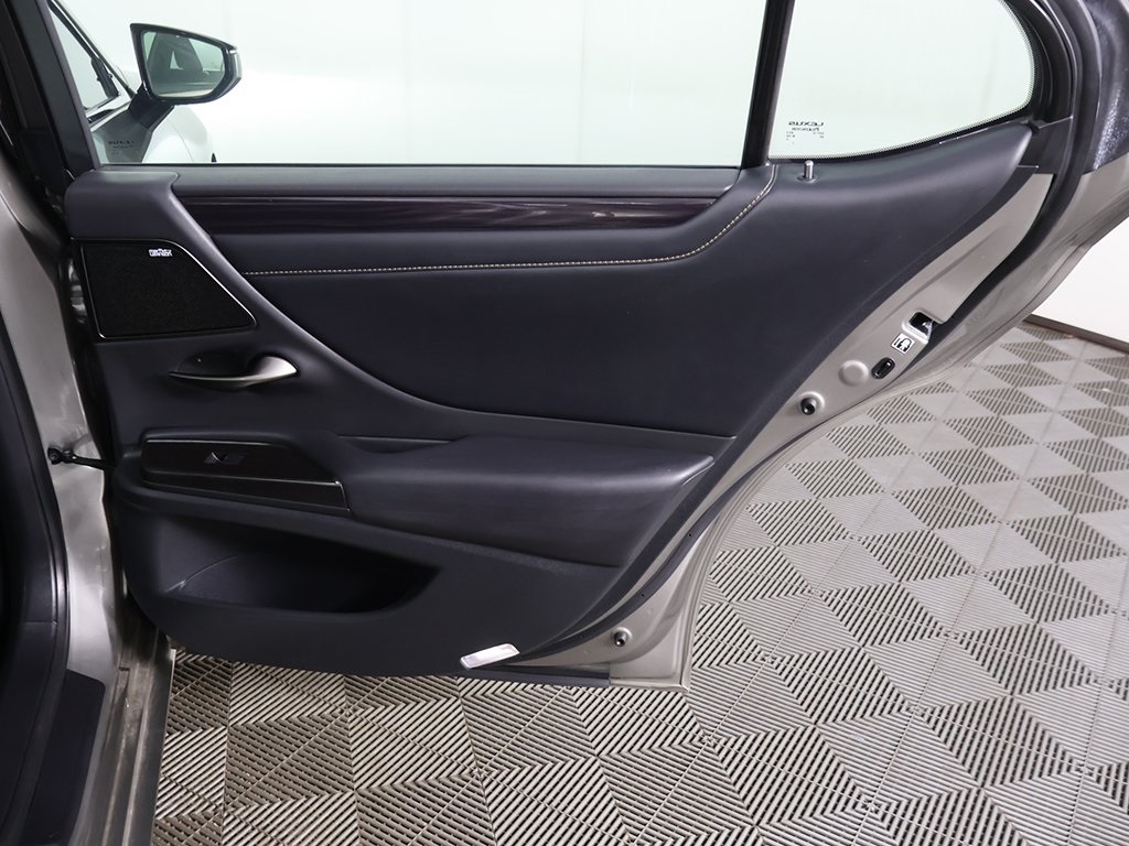 2019 Lexus ES 350 Image 61 of 65