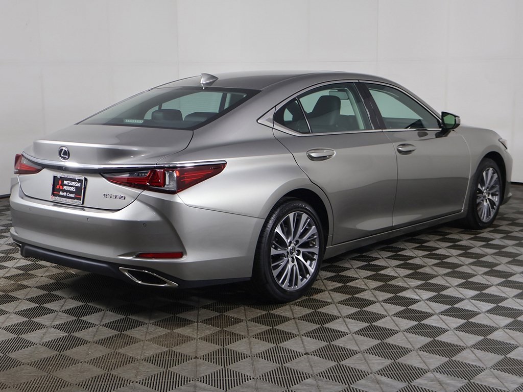 2019 Lexus ES 350 Image 8 of 65
