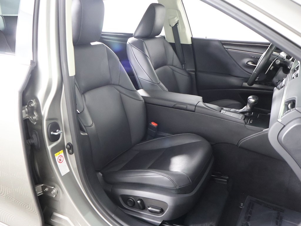 2019 Lexus ES 350 Image 15 of 65
