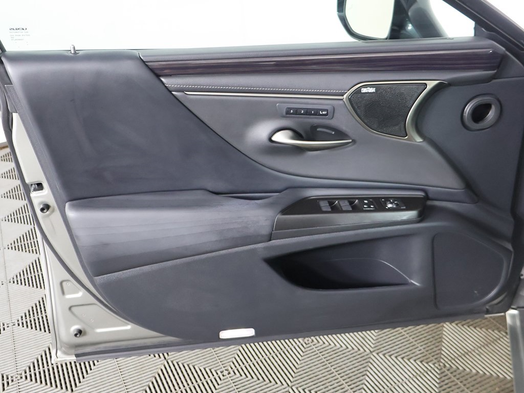 2019 Lexus ES 350 Image 33 of 65