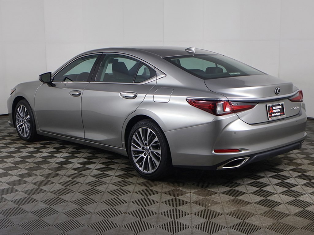 2019 Lexus ES 350 Image 10 of 65