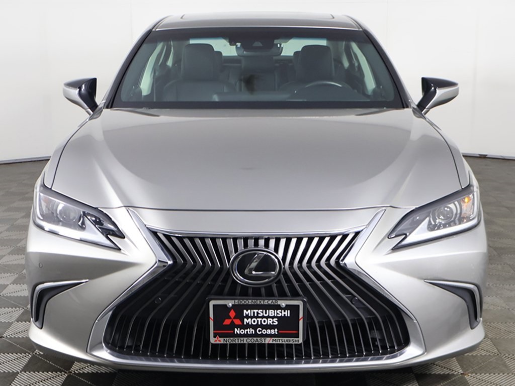 2019 Lexus ES 350 Image 3 of 65