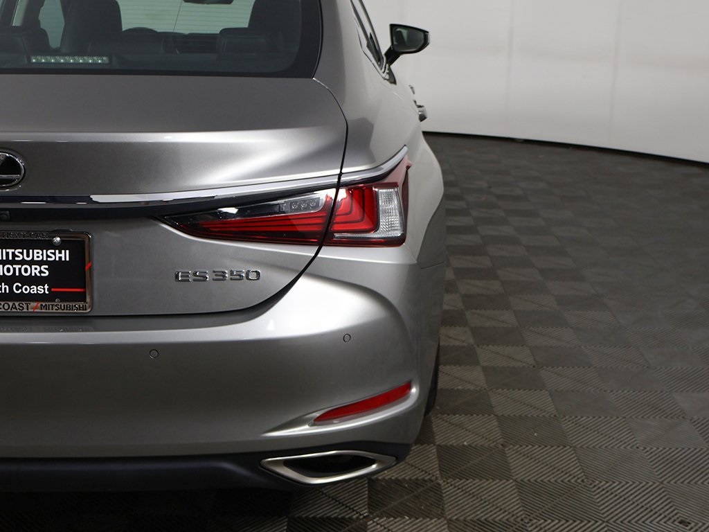 2019 Lexus ES 350 Image 57 of 65