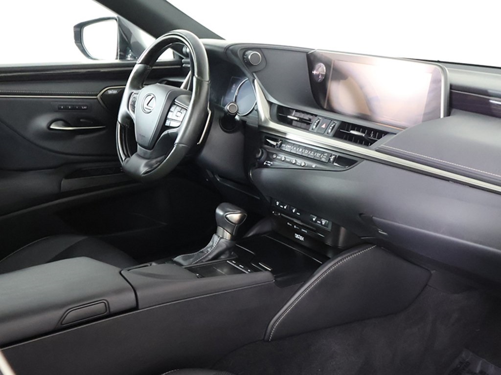 2019 Lexus ES 350 Image 18 of 65