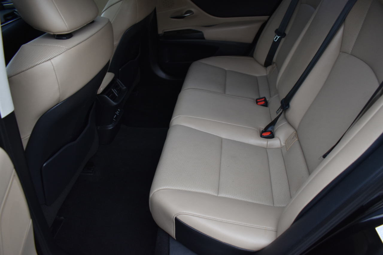 2019 Lexus ES Image 20 of 48