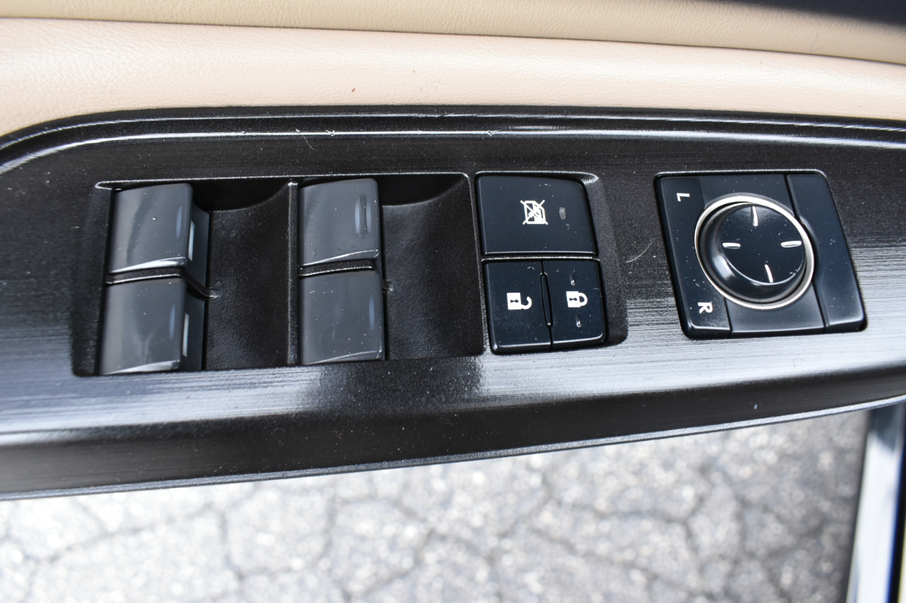 2019 Lexus ES Image 41 of 48