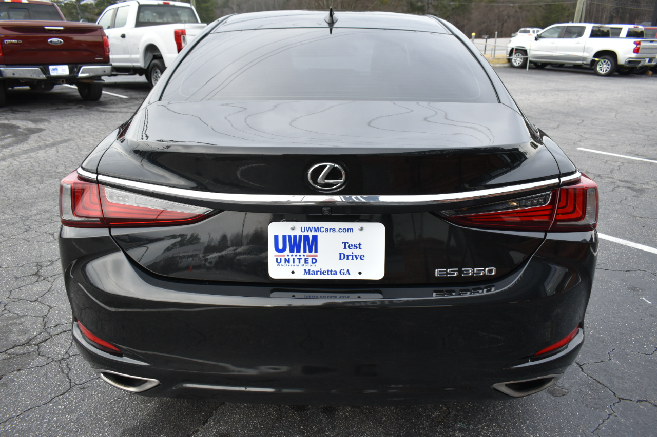 2019 Lexus ES Image 5 of 48