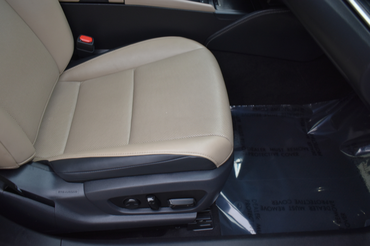 2019 Lexus ES Image 40 of 48