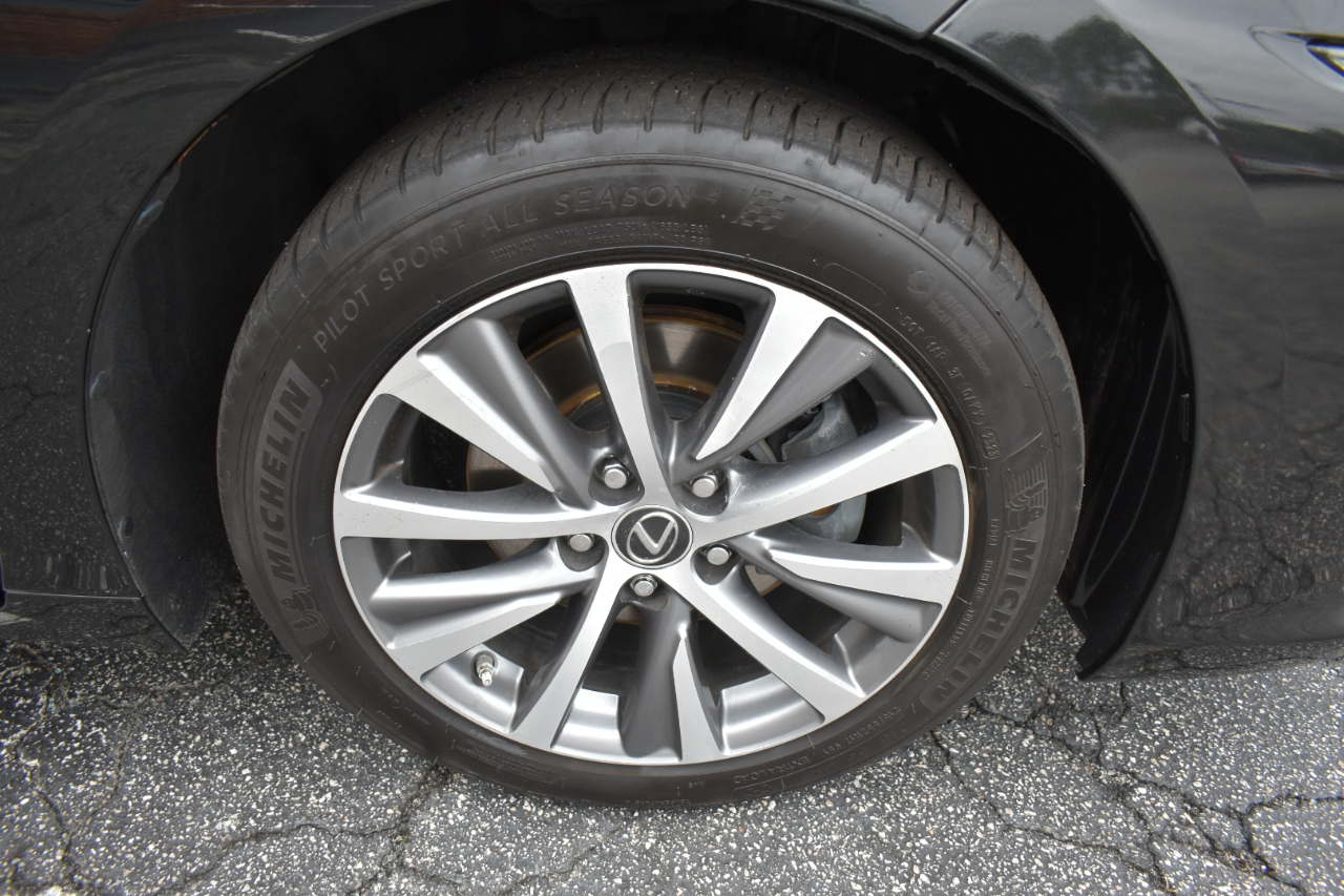 2019 Lexus ES Image 12 of 48