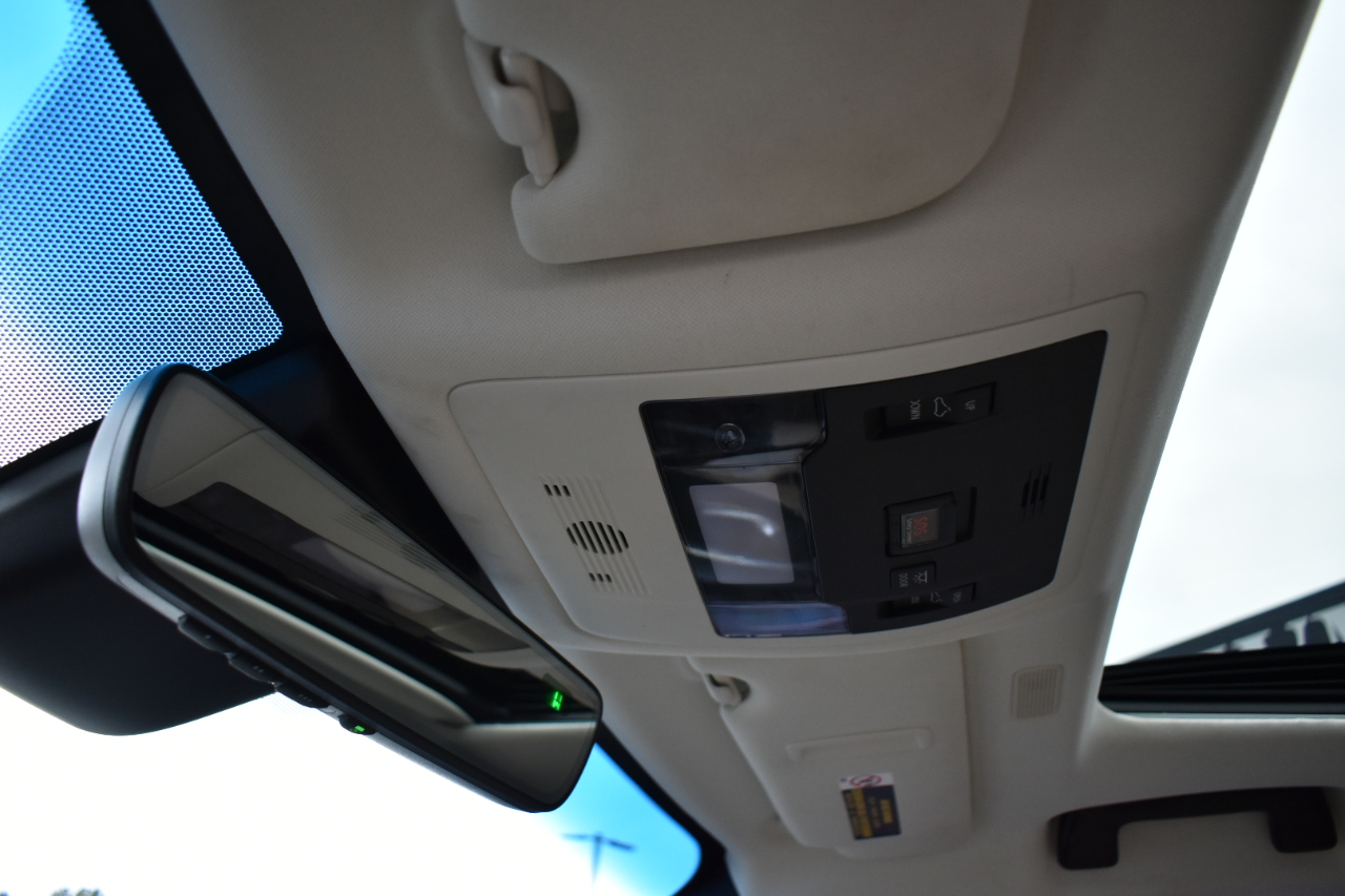 2019 Lexus ES Image 42 of 48