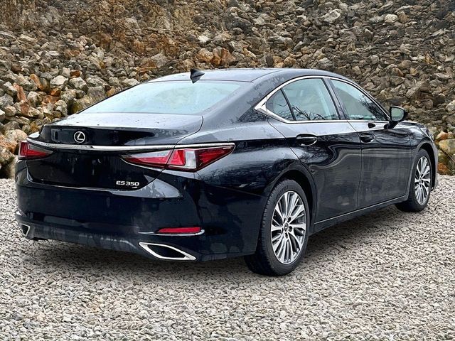2019 Lexus ES Image 3 of 29