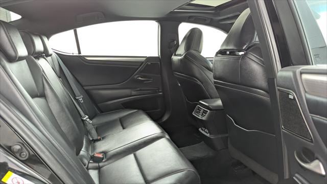 2019 Lexus ES 350 F Sport Image 12 of 35