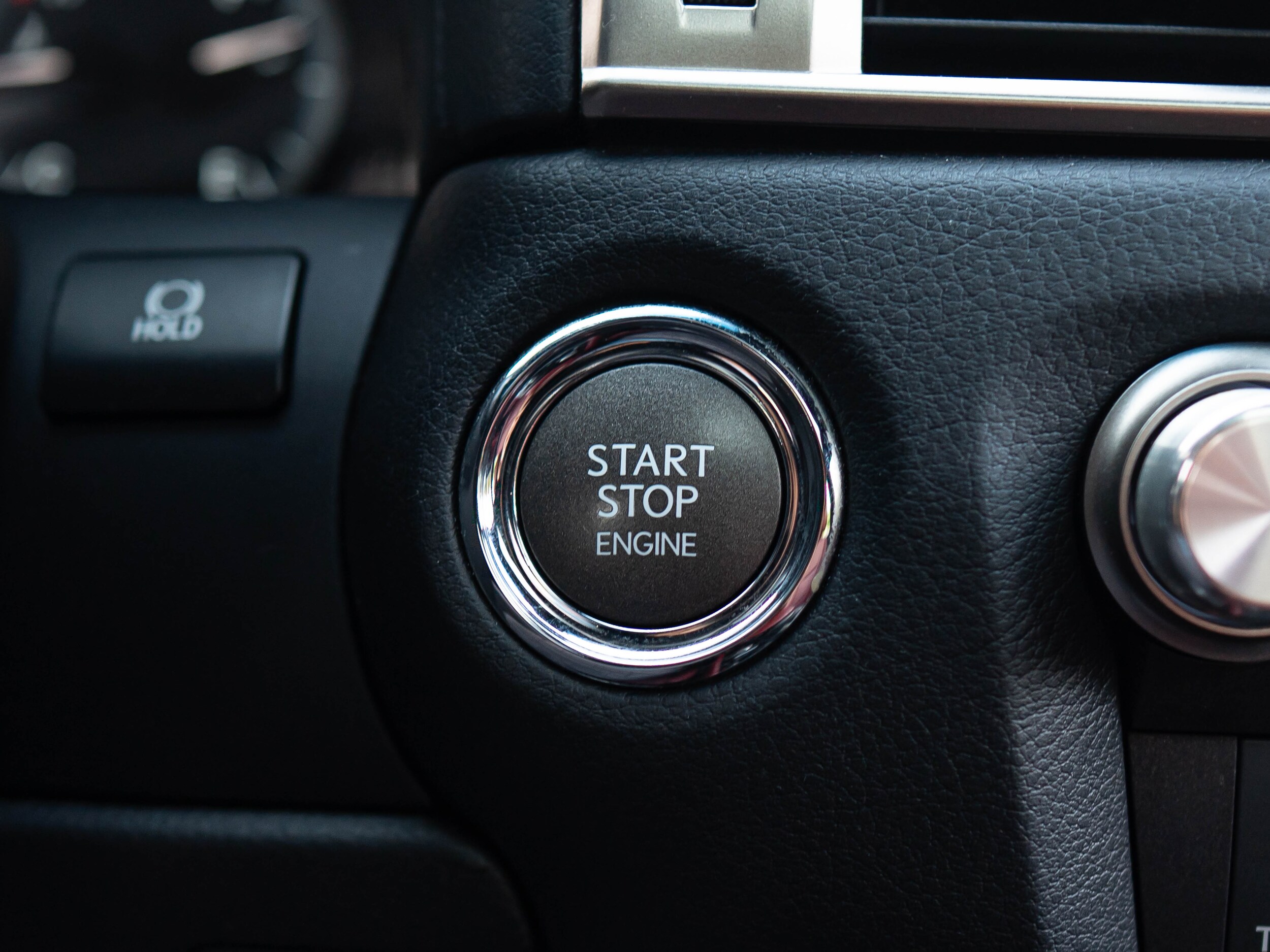 Vehicle image 32 of 60
