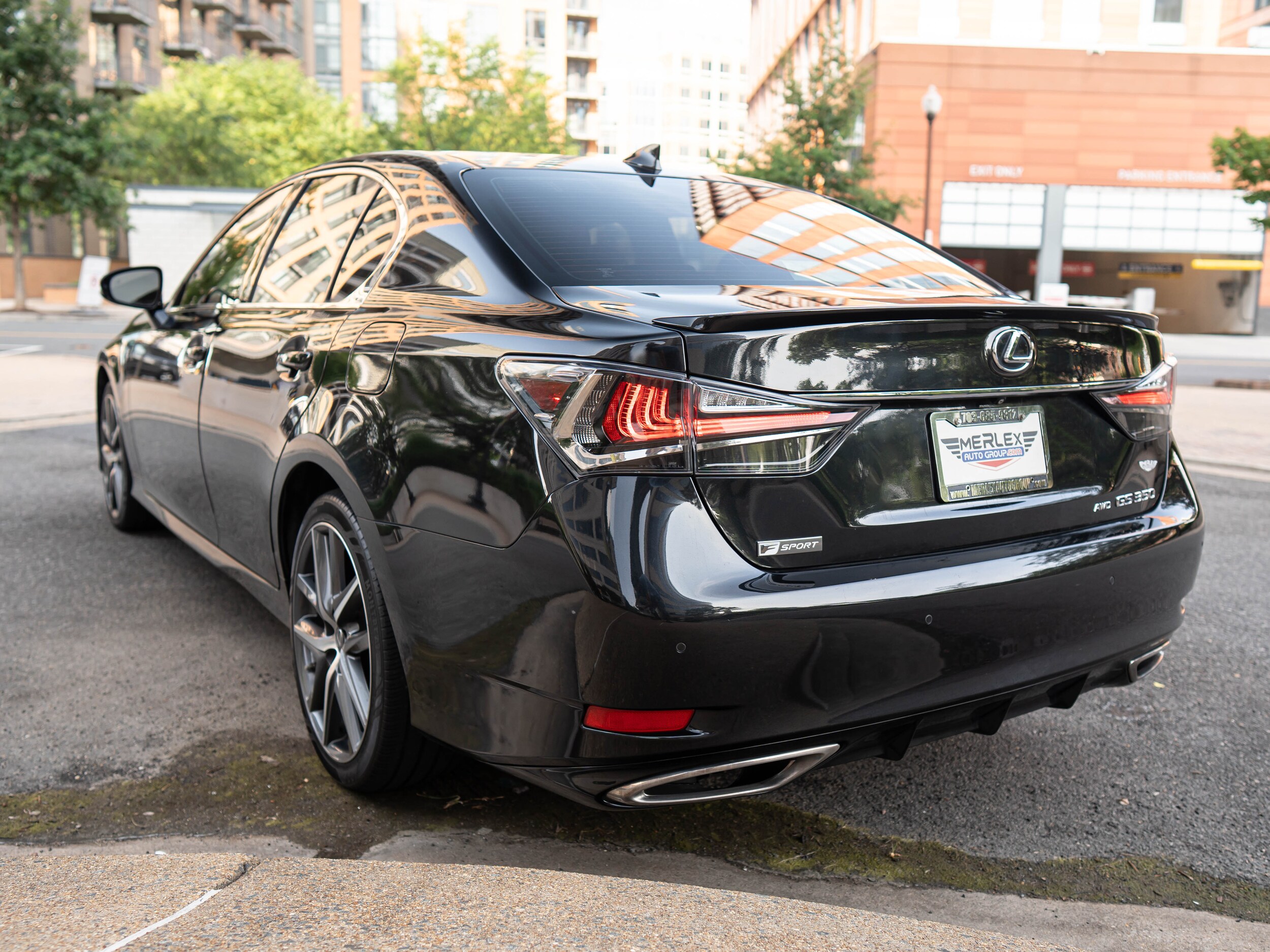 Vehicle image 5 of 60