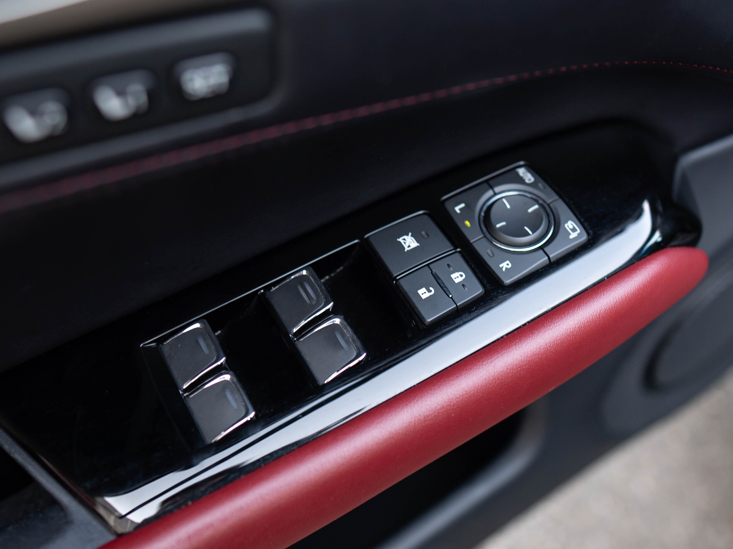 Vehicle image 43 of 60