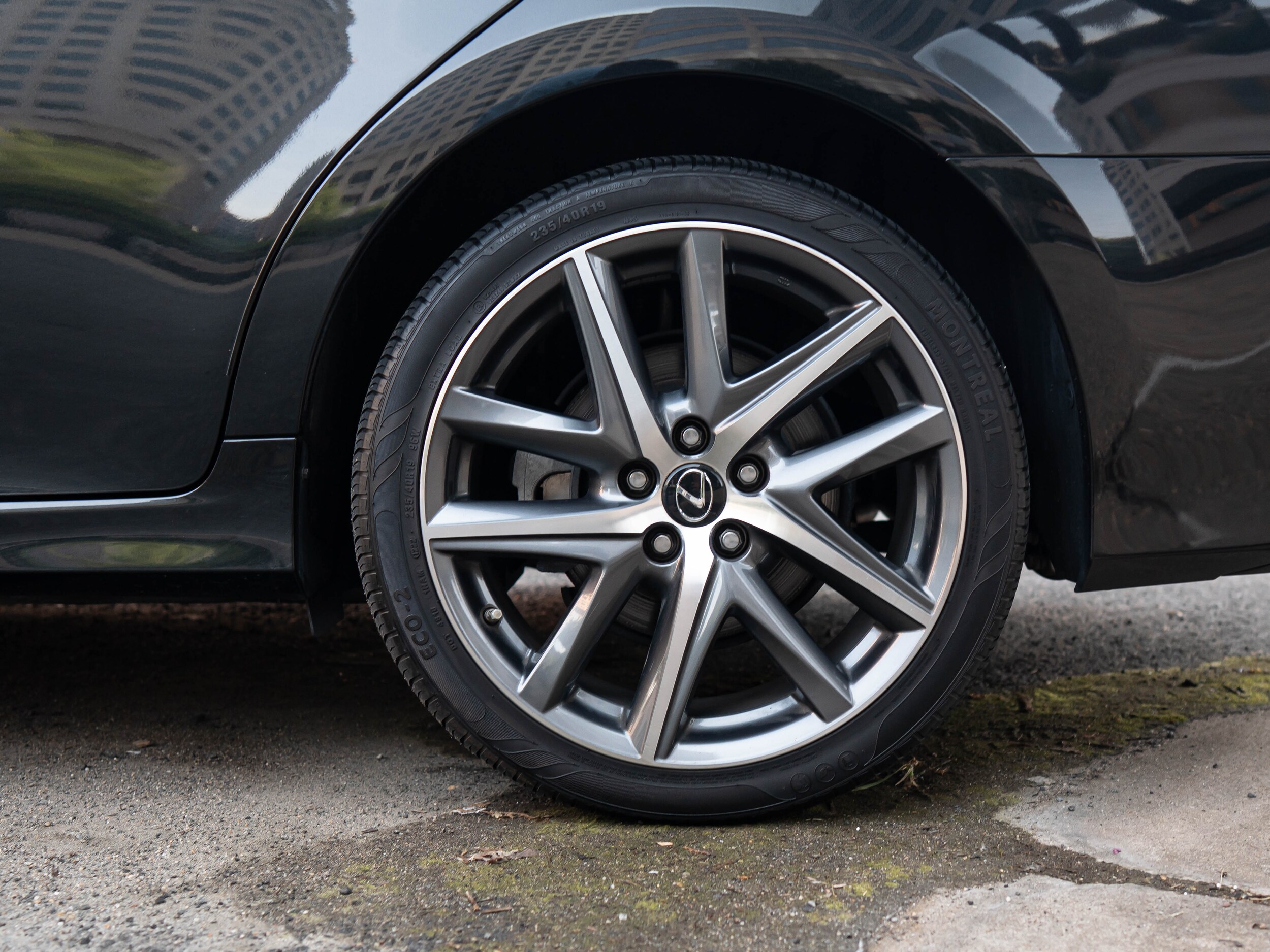 Vehicle image 11 of 60